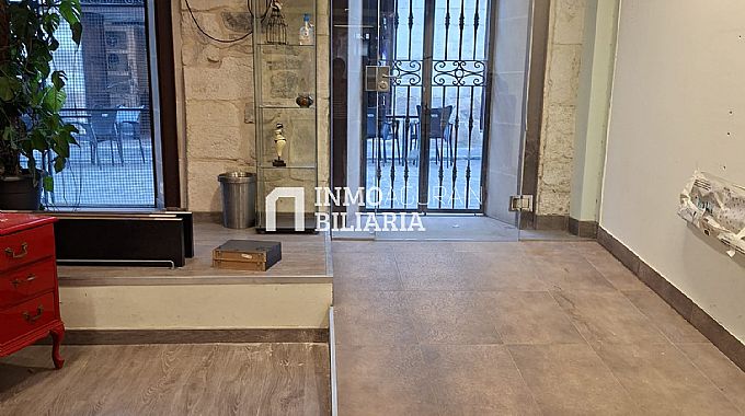 INMOBILIARIA AGURAIN ALQUILA LOCAL COMERCIAL EN AGURAIN