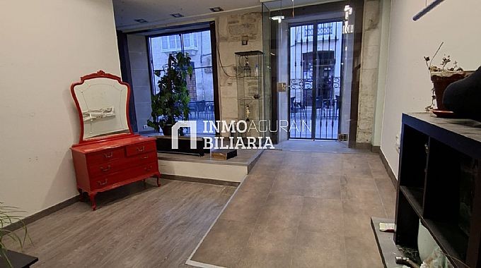 INMOBILIARIA AGURAIN ALQUILA LOCAL COMERCIAL EN AGURAIN