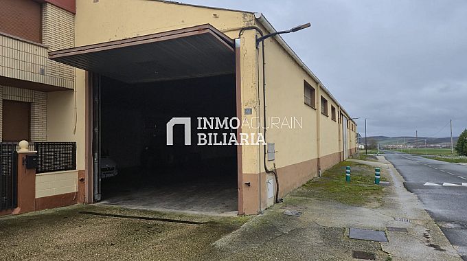 INMOBILIARIA AGURAIN ALQUILA NAVE AGR�COLA EN GAUNA