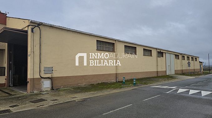 INMOBILIARIA AGURAIN ALQUILA NAVE AGR�COLA EN GAUNA
