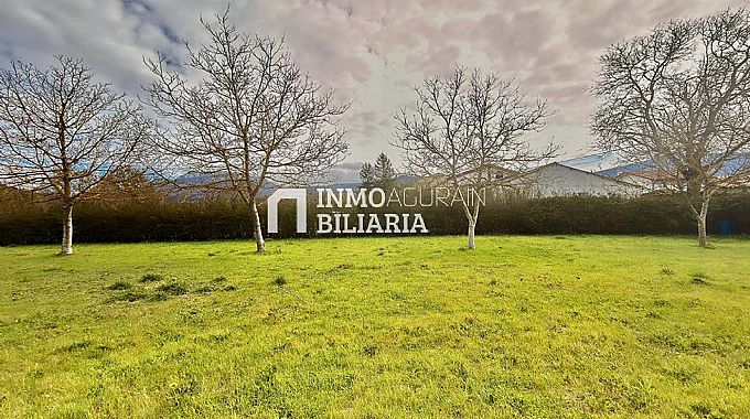 INMOBILIARIA AGURAIN VENDE PARCELA URBANA EN MUNAIN 