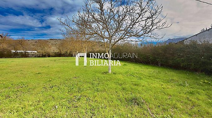 INMOBILIARIA AGURAIN VENDE PARCELA URBANA EN MUNAIN 
