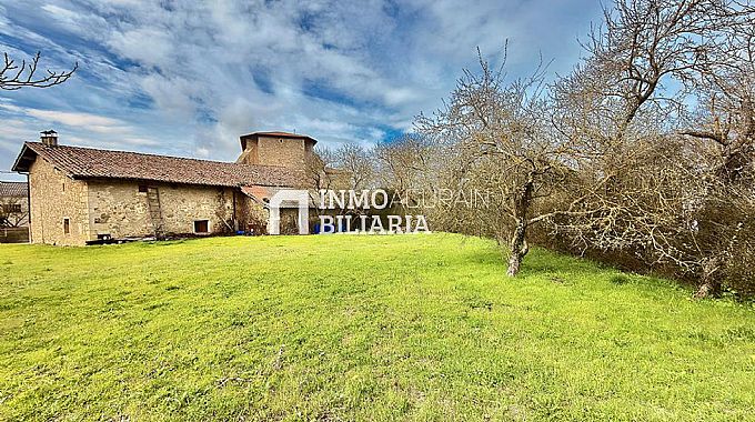 INMOBILIARIA AGURAIN VENDE PARCELA URBANA EN MUNAIN 
