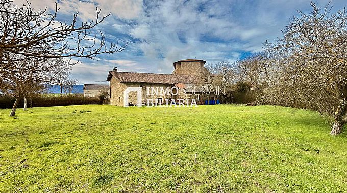 INMOBILIARIA AGURAIN VENDE PARCELA URBANA EN MUNAIN 