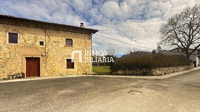 INMOBILIARIA AGURAIN VENDE PARCELA URBANA EN MUNAIN 