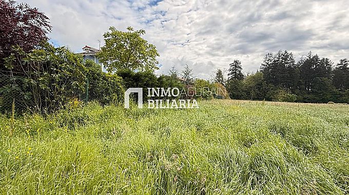 INMOBILIARIA AGURAIN VENDE PARCELA URBANA BIFAMILIAR EN OZAETA
