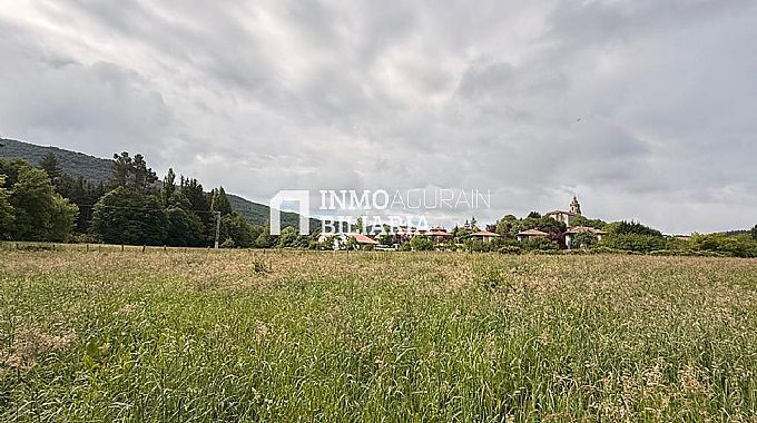 INMOBILIARIA AGURAIN VENDE PARCELA URBANA BIFAMILIAR EN OZAETA