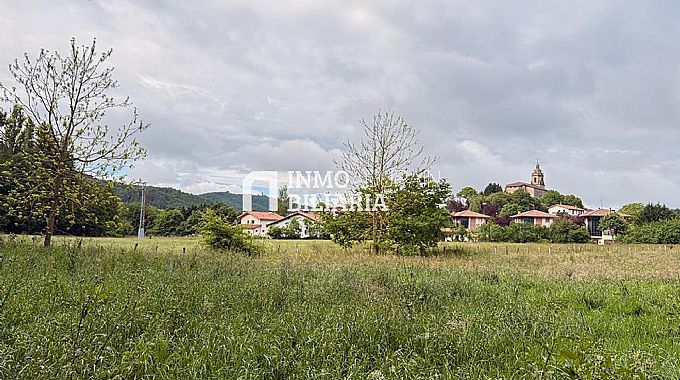 INMOBILIARIA AGURAIN VENDE PARCELA URBANA BIFAMILIAR EN OZAETA