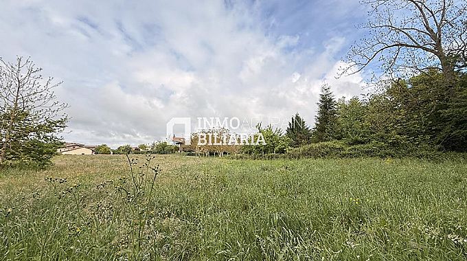 INMOBILIARIA AGURAIN VENDE PARCELA URBANA BIFAMILIAR EN OZAETA