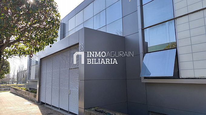 LOCAL COMERCIAL + 30 PLAZAS DE PARKING EN ZIZUR MAYOR