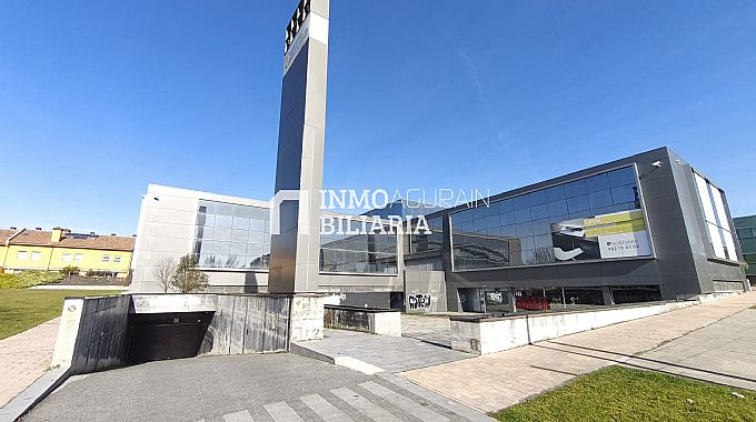 LOCAL COMERCIAL + 30 PLAZAS DE PARKING EN ZIZUR MAYOR