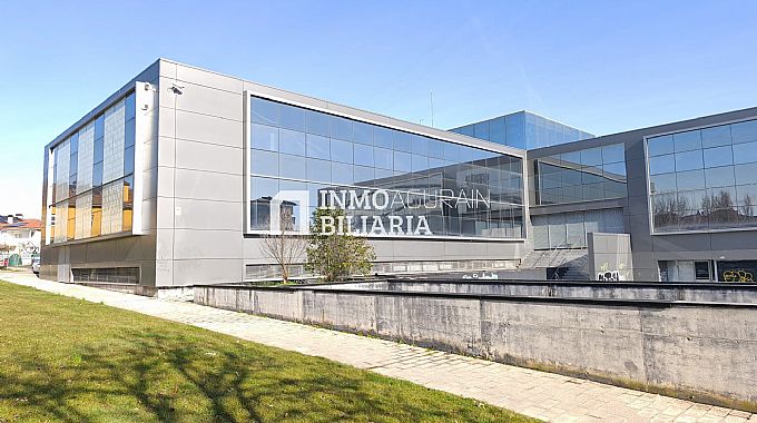 LOCAL COMERCIAL + 30 PLAZAS DE PARKING EN ZIZUR MAYOR
