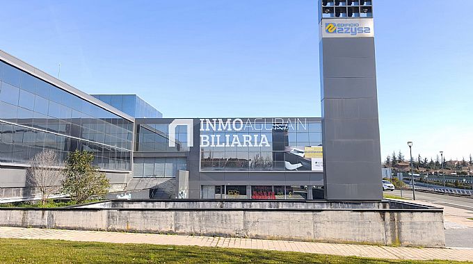 LOCAL COMERCIAL + 30 PLAZAS DE PARKING EN ZIZUR MAYOR