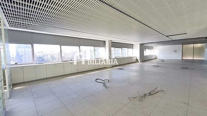 LOCAL COMERCIAL + 30 PLAZAS DE PARKING EN ZIZUR MAYOR