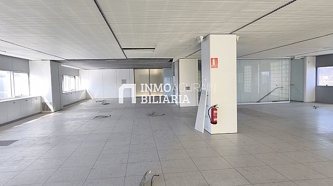 LOCAL COMERCIAL + 30 PLAZAS DE PARKING EN ZIZUR MAYOR