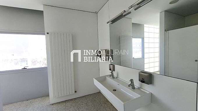 LOCAL COMERCIAL + 30 PLAZAS DE PARKING EN ZIZUR MAYOR
