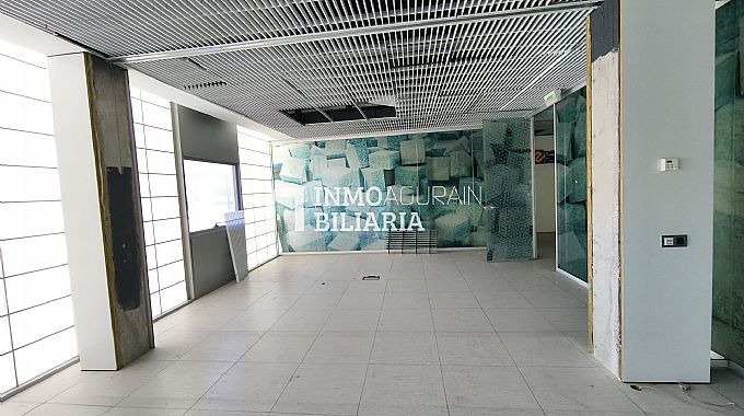 LOCAL COMERCIAL + 30 PLAZAS DE PARKING EN ZIZUR MAYOR