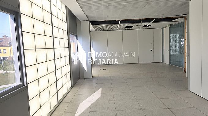 LOCAL COMERCIAL + 30 PLAZAS DE PARKING EN ZIZUR MAYOR