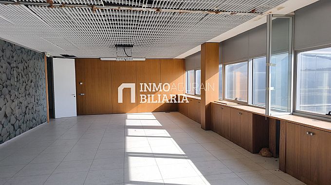 LOCAL COMERCIAL + 30 PLAZAS DE PARKING EN ZIZUR MAYOR