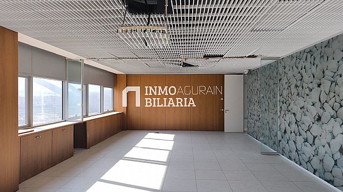 LOCAL COMERCIAL + 30 PLAZAS DE PARKING EN ZIZUR MAYOR