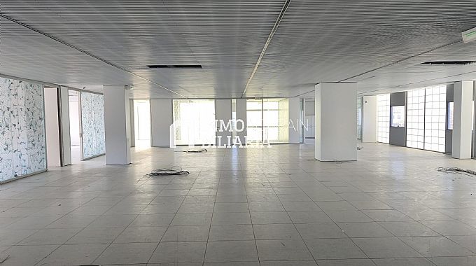 LOCAL COMERCIAL + 30 PLAZAS DE PARKING EN ZIZUR MAYOR