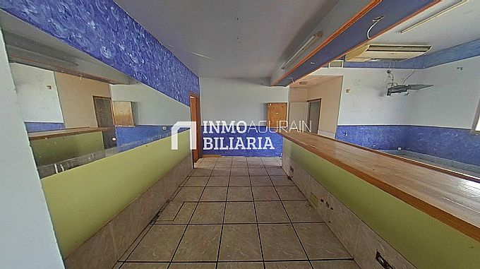 LOCAL EN ZUIGA