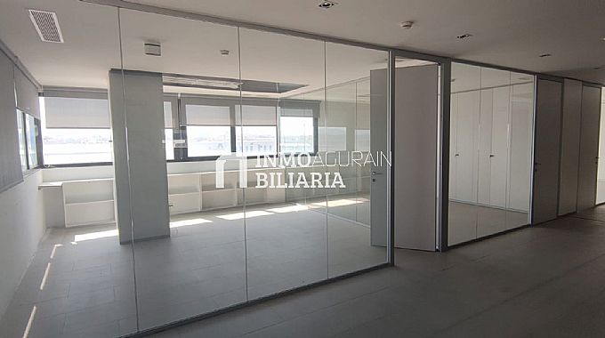 OFICINA PLANTA ENTERA BERRIOPLANO + 21 GARAJES + TRASTERO