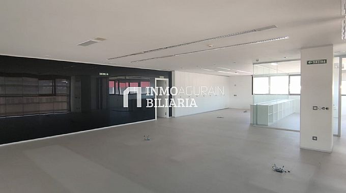 OFICINA PLANTA ENTERA BERRIOPLANO + 21 GARAJES + TRASTERO