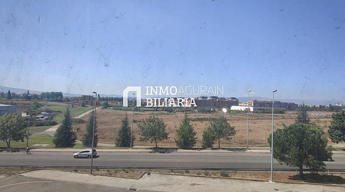 OFICINA PLANTA ENTERA BERRIOPLANO + 21 GARAJES + TRASTERO