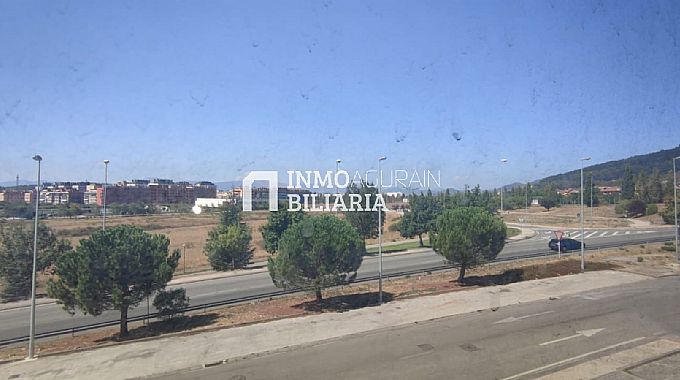 OFICINA PLANTA ENTERA BERRIOPLANO + 21 GARAJES + TRASTERO