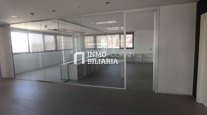 OFICINA PLANTA ENTERA BERRIOPLANO + 21 GARAJES + TRASTERO