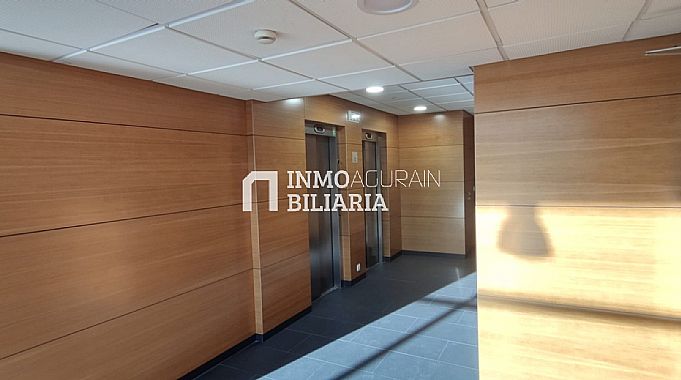 OFICINA PLANTA ENTERA BERRIOPLANO + 21 GARAJES + TRASTERO
