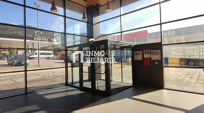 OFICINA PLANTA ENTERA BERRIOPLANO + 21 GARAJES + TRASTERO