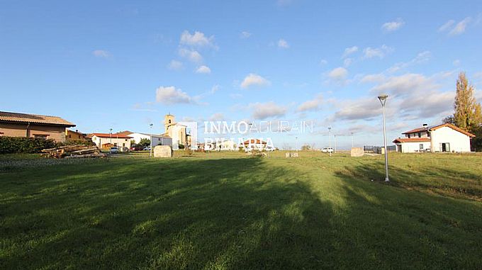 Parcela Urbana en Gauna