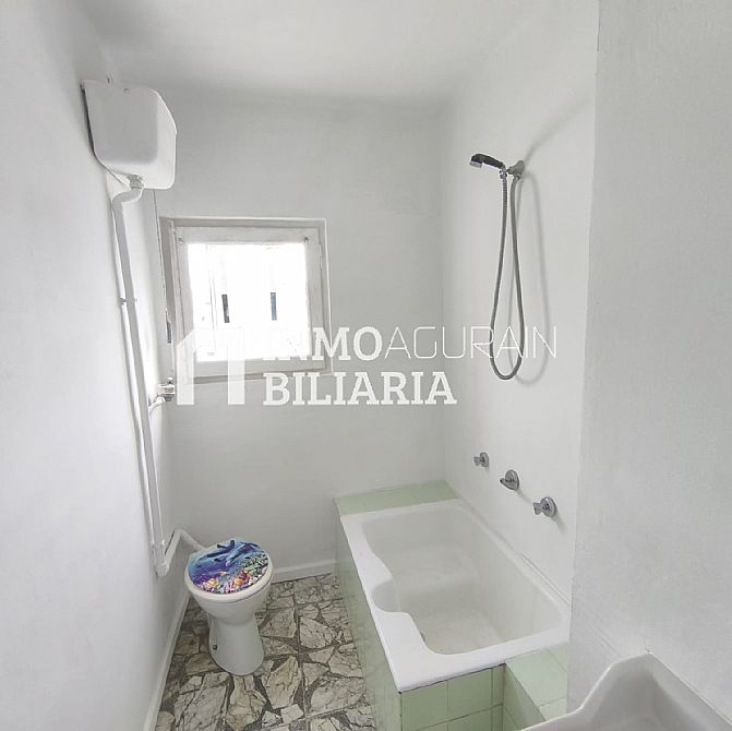 PISO EN CALLE ALZANIA DE ALTSASU/ALSASUA - 2