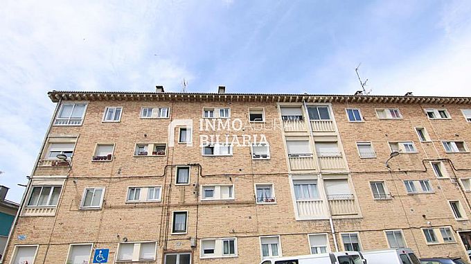 PISO EN CALLE ALZANIA DE ALTSASU/ALSASUA