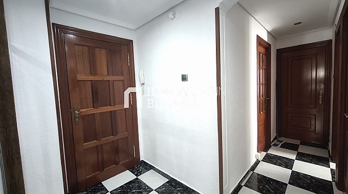 PISO EN CALLE ARALAR 3 ALSASUA