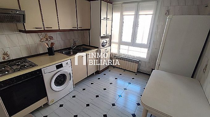 PISO EN CALLE LOS HERRAN (VITORIA-GASTEIZ)