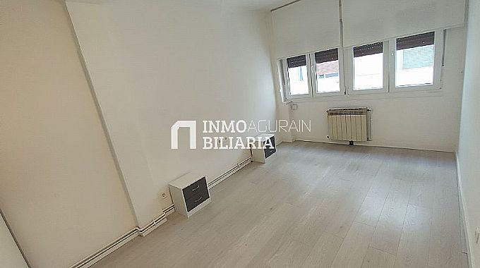 PISO EN CALLE LOS HERRAN (VITORIA-GASTEIZ)