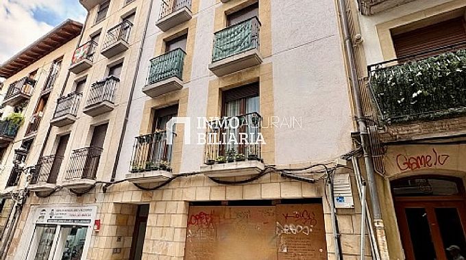Piso en venta en Kale Nagusia, 38