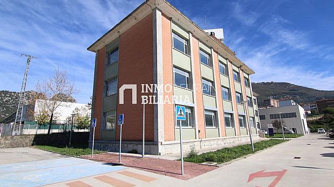 SE ALQUILA OFICINA EN IRURTZUN