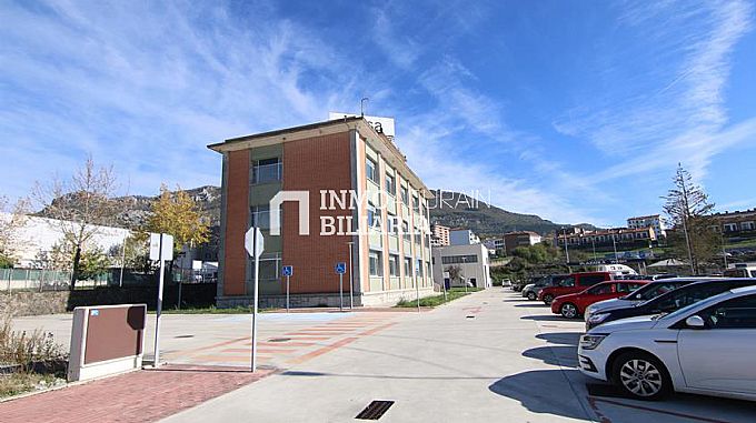 SE ALQUILA OFICINA EN IRURTZUN
