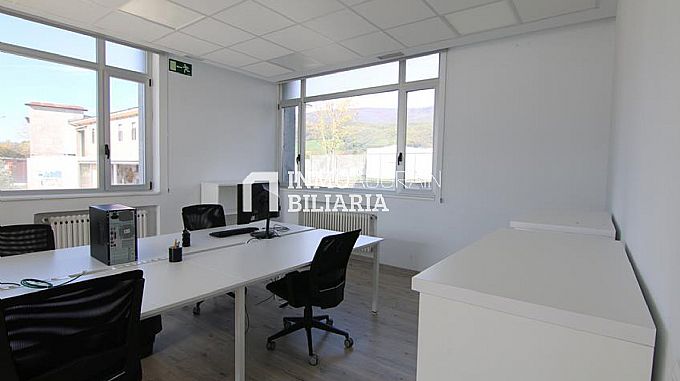 SE ALQUILA OFICINA EN IRURTZUN