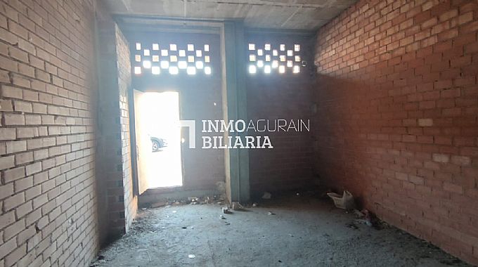 SE VENDE LOCAL EN LA CALLE IRUNLARREA