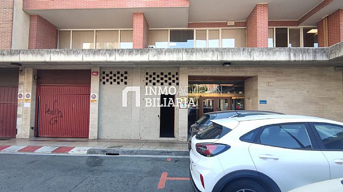 SE VENDE LOCAL EN LA CALLE IRUNLARREA