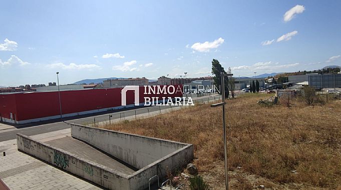 SE VENDE OFICINA EN CALLE BERRIOZAR DE ANSOAIN