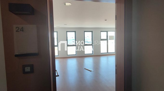 SE VENDE OFICINA EN CALLE BERRIOZAR DE ANSOAIN
