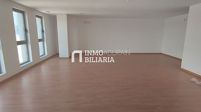 SE VENDE OFICINA EN CALLE BERRIOZAR DE ANSOAIN
