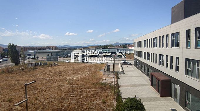 SE VENDE OFICINA EN CALLE BERRIOZAR DE ANSOAIN