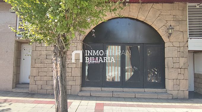 Venta / Alquiler de local comercial en Pamplona